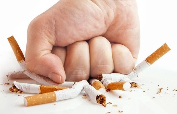 Arrêtez de fumer, après quoi des changements se produisent dans le corps. 